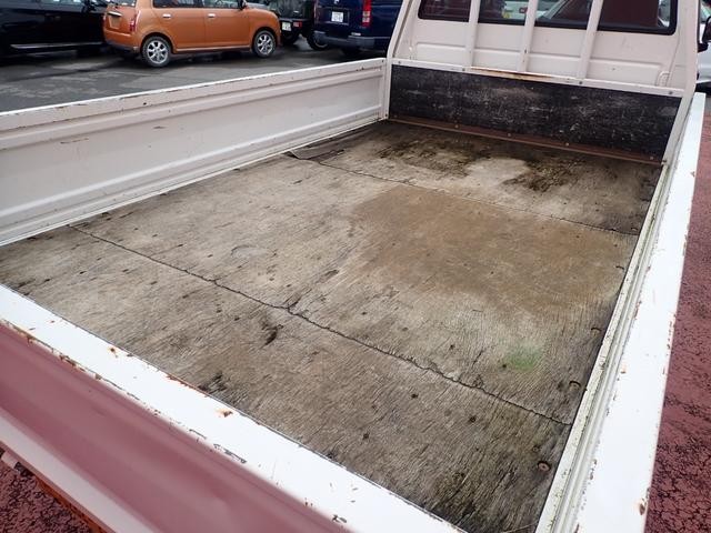 0401561A30260905W00114.jpg