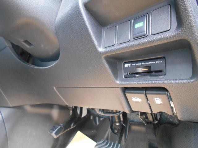 0561167A30260909W00114.jpg