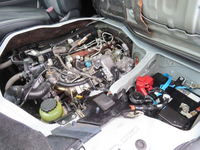 0561200A30260508W00419.jpg