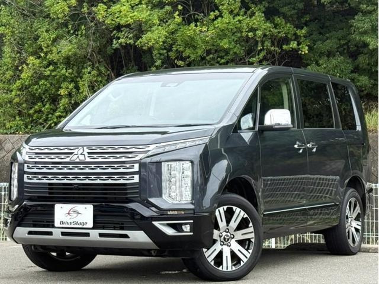 2023 Mitsubishi Delica, photo 1 of 1