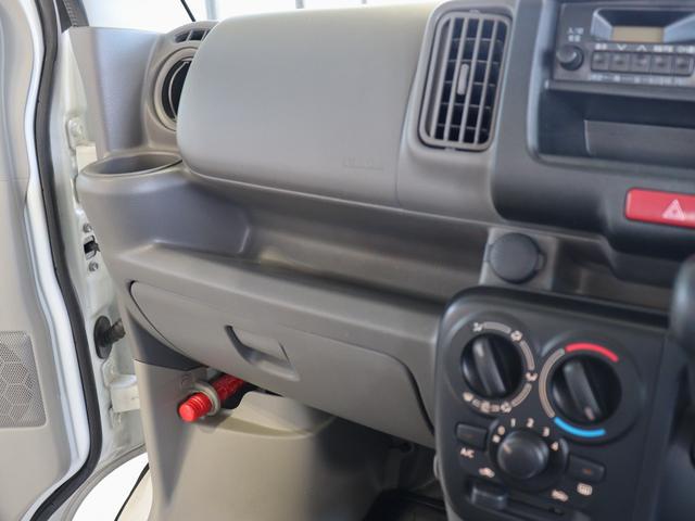 1000844A30260510W00217.jpg