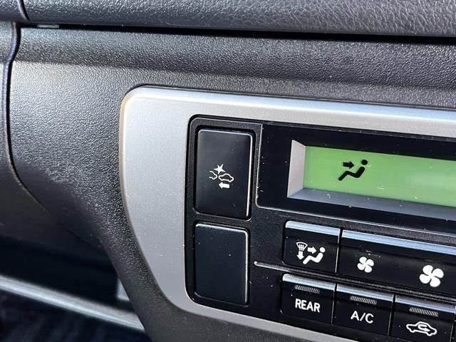 0500199A20260922W00214.jpg