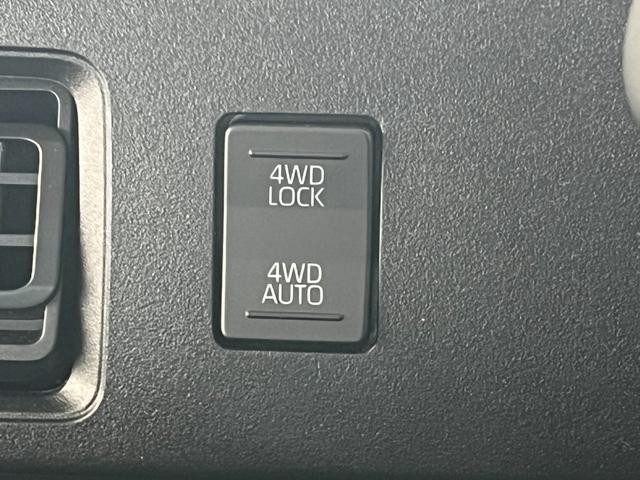 0900204A30261001W00111.jpg