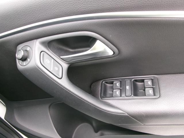 0200852A30260825W00313.jpg