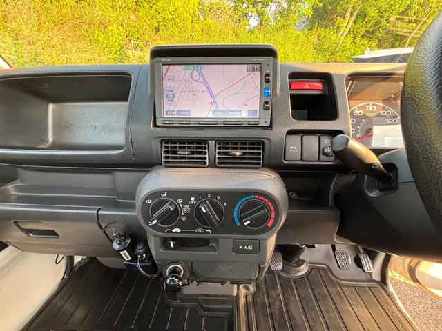 0700199A30260603W00104.jpg
