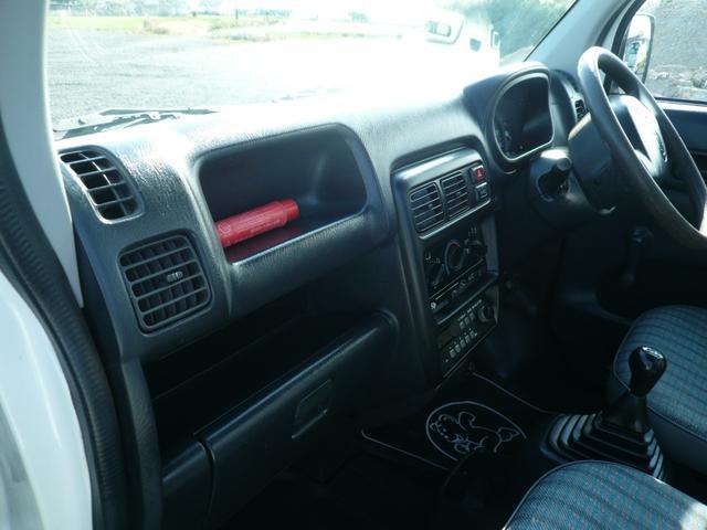 0800205A30260513W00116.jpg