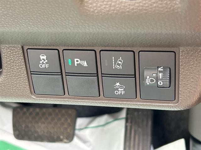 0403507A30261015W00208.jpg