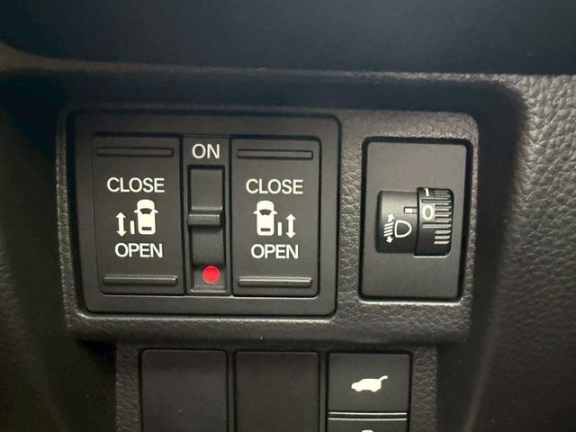 0530142A30260717W00607.jpg
