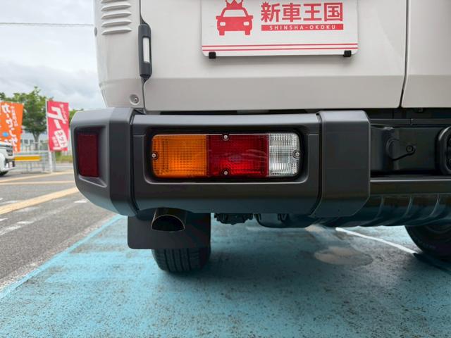 0740041A30260605W00214.jpg