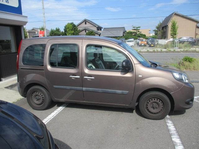 0208699A30260801W00517.jpg