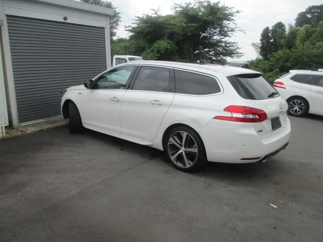 0610087A30260826W00107.jpg