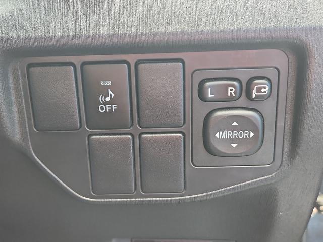 0600275A30260330W00111.jpg