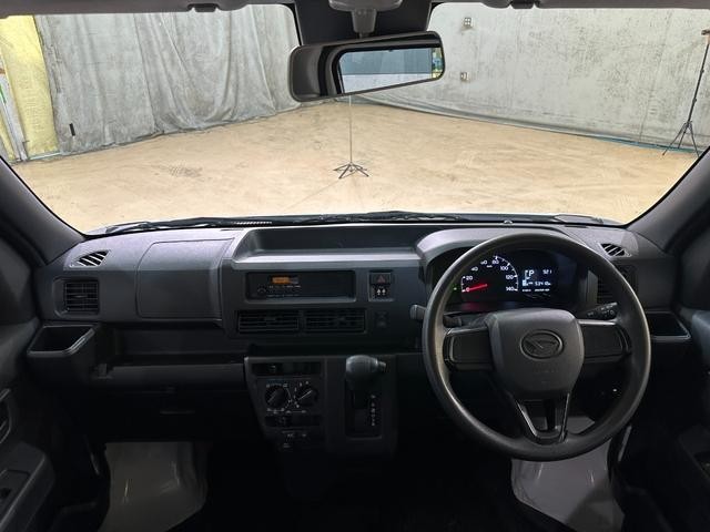 0509824A30261010W00506.jpg