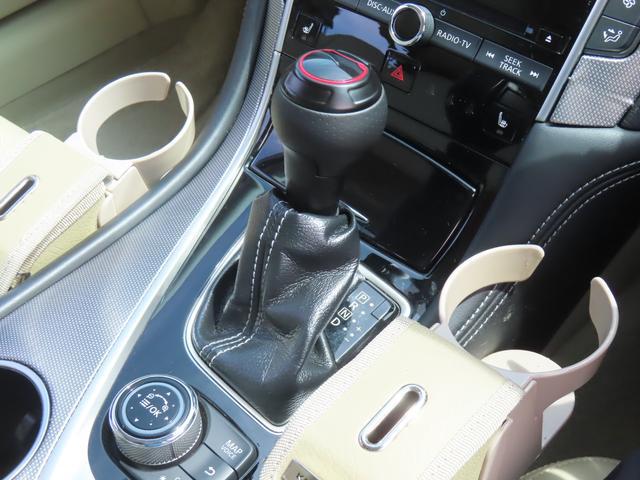 0541379A30260508W00306.jpg