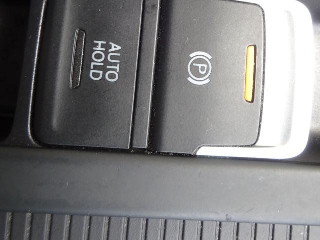 0400393A30260531W00115.jpg