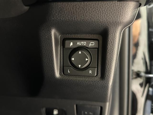 0509824A30260902W00519.jpg