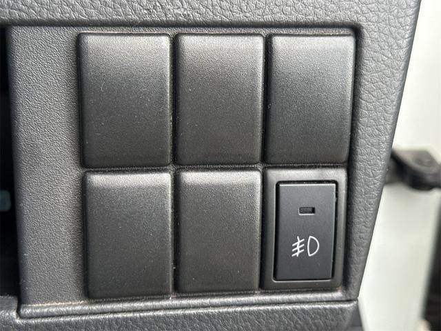 0404241A30260912W00307.jpg