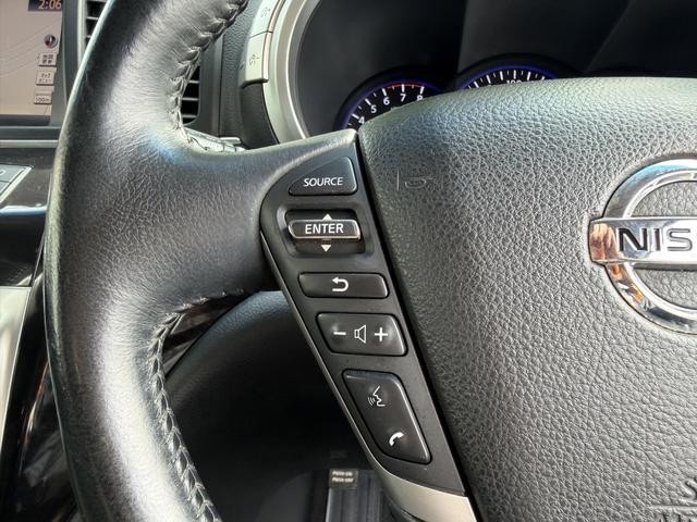 0540595A30250410W00116.jpg