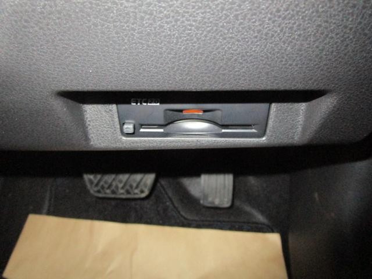 2024 Nissan Leaf, photo 3 of 3