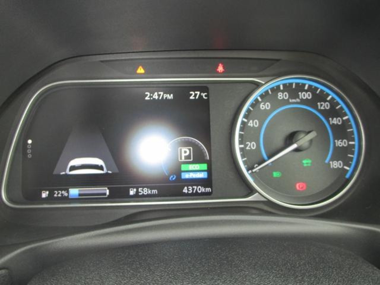 2024 Nissan Leaf, photo 2 of 2