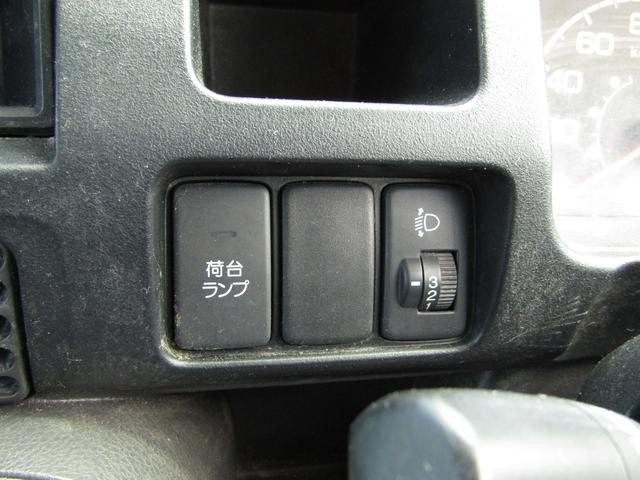 0903304A30260310W00217.jpg