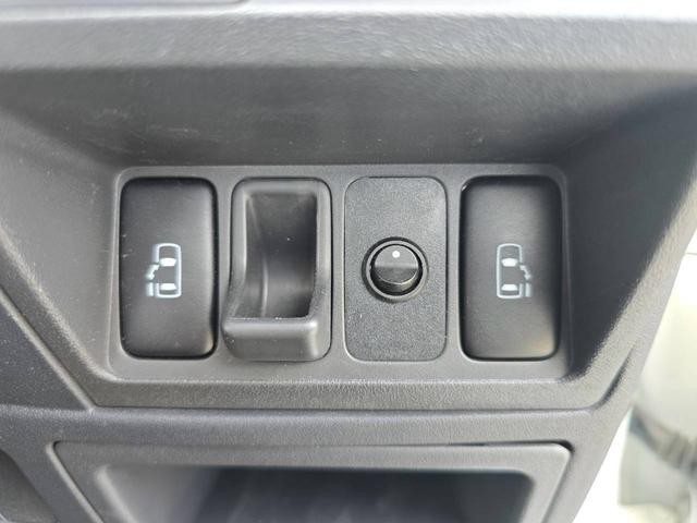 0504129A30260803W00105.jpg