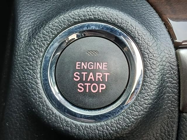 0404311A30260912W00207.jpg