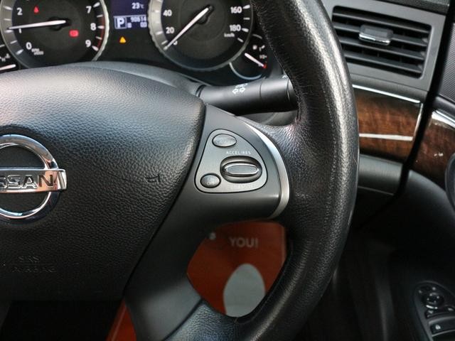 0561141A30260923W00112.jpg