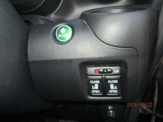 0900963A30260823W00215.jpg