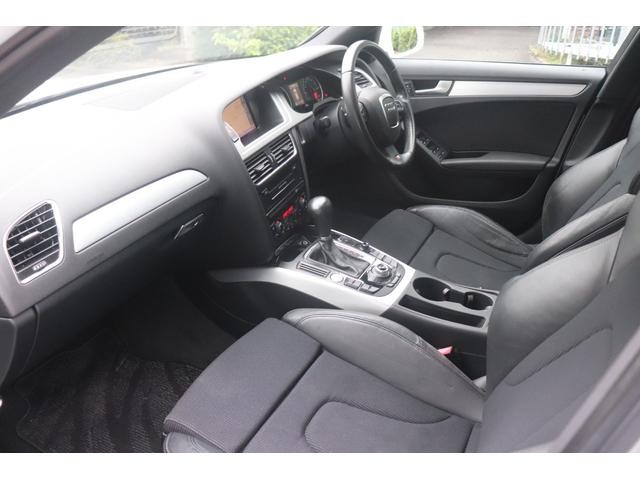 0530296A30260928W00114.jpg