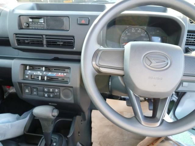 0702452A30260825W00111.jpg