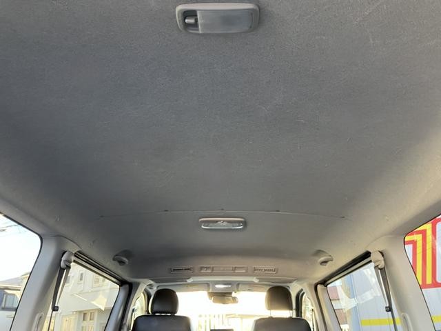 0940095A30260928W00217.jpg