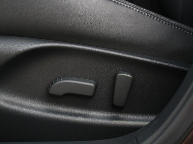 0520046A30260627W01910.jpg