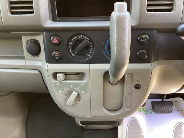 0700735A30260530W00104.jpg