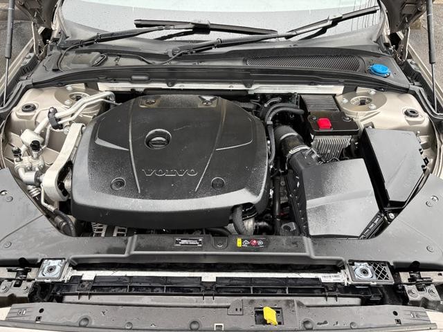 0403341A30260712W00114.jpg