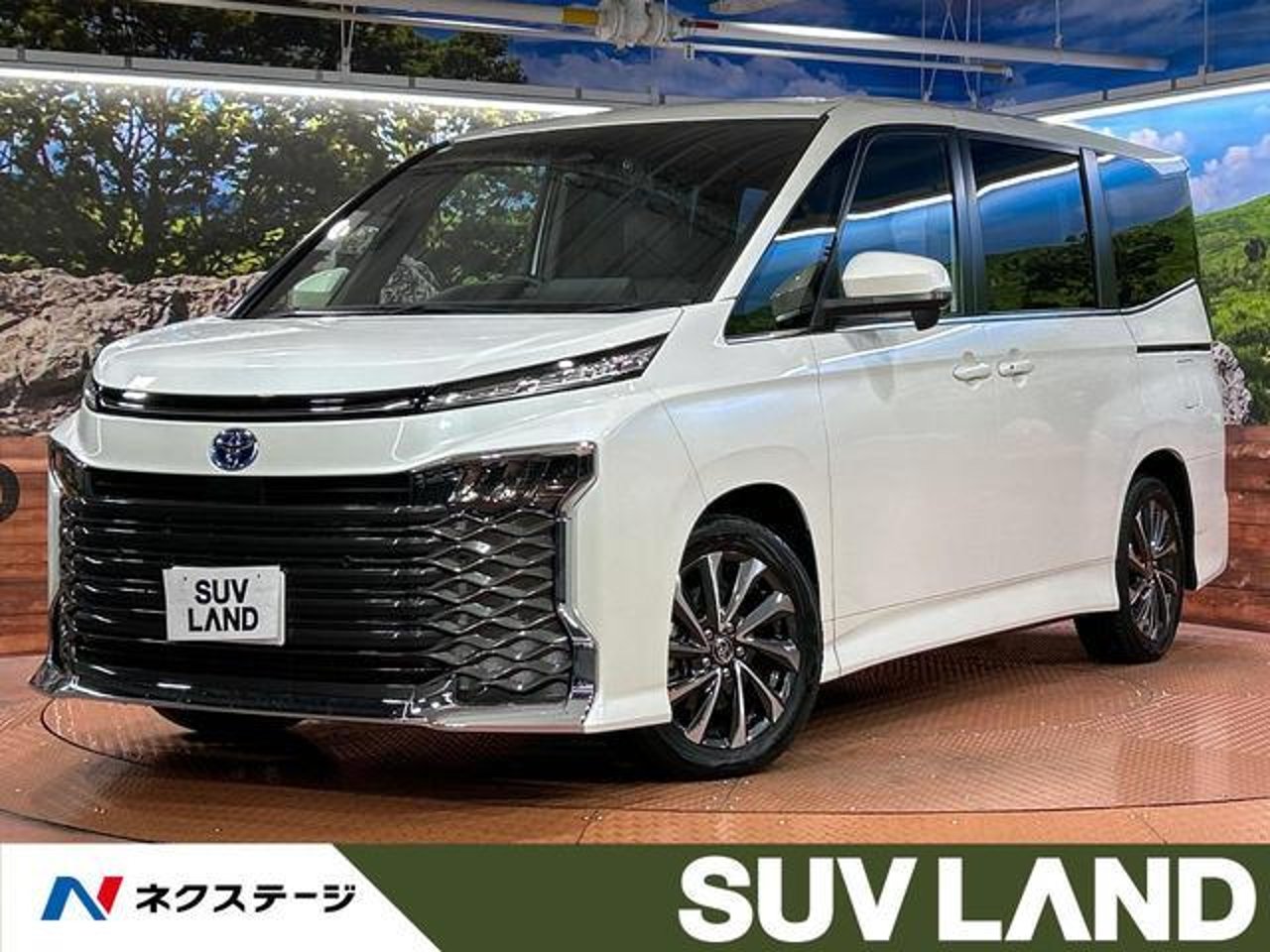 2024 Toyota Voxy, photo 1 of 1
