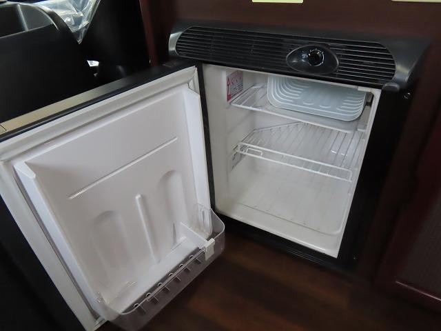 0403010A30260905W00211.jpg