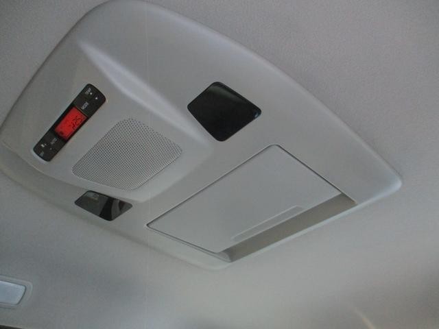 0540599A30261004W00113.jpg