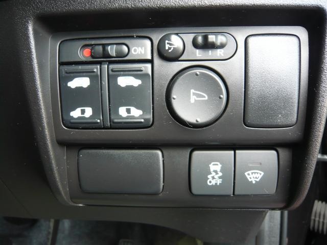 0500692A30260731W00117.jpg