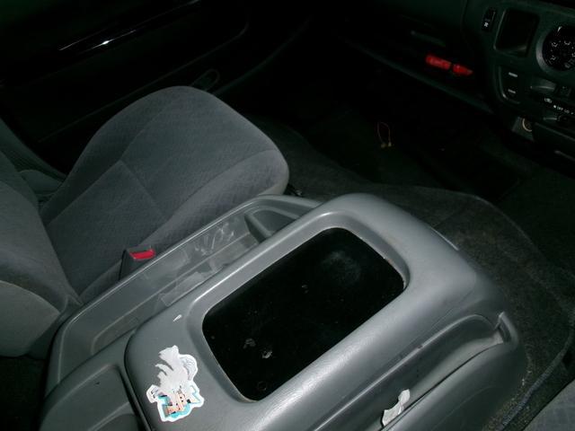 0705372A30260515W00412.jpg