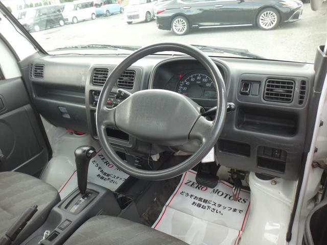 0509025A30260502W00202.jpg