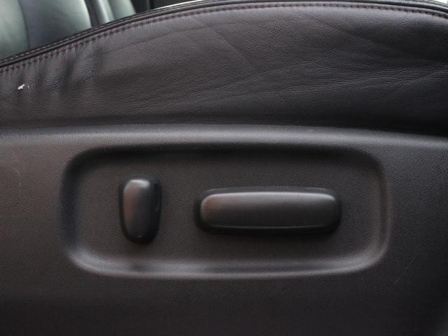 0520029A30260902W00110.jpg