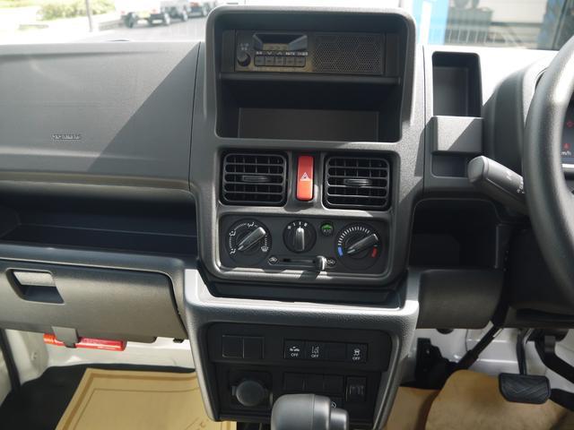 0700285A30260412W00211.jpg