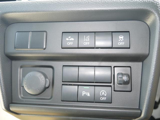 0700285A30260412W00214.jpg