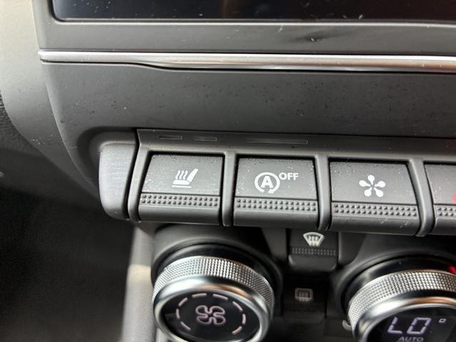 0502582A30260801W00115.jpg