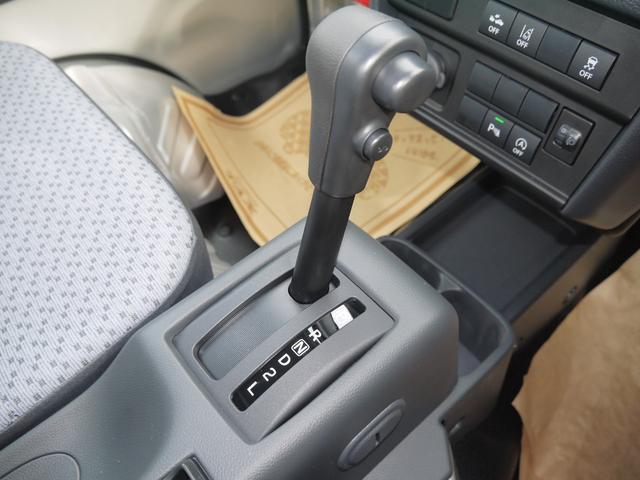 0700285A30260412W00315.jpg