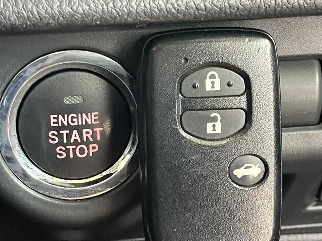 0208546A30260827W00213.jpg