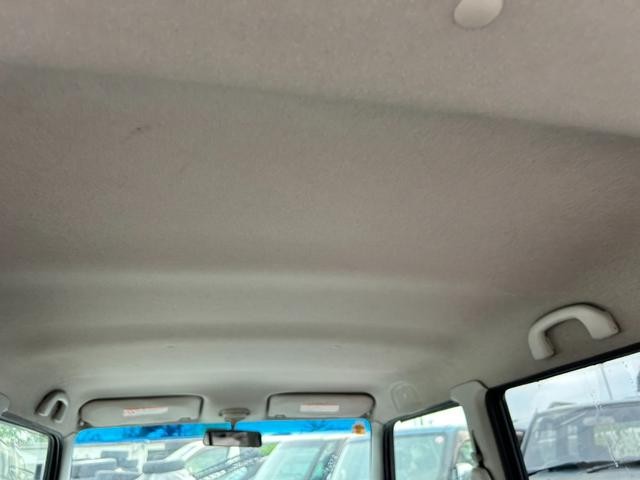 0561147A30250903W00119.jpg