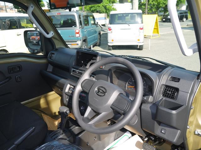 0700285A30260516W00112.jpg
