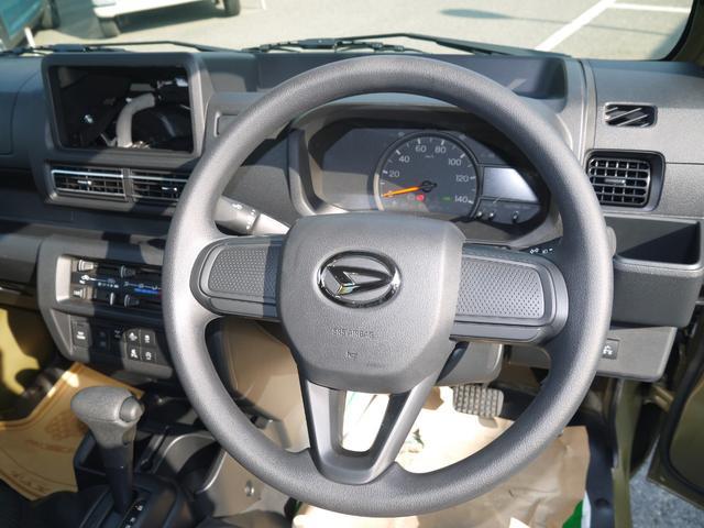 0700285A30260516W00113.jpg